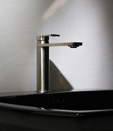 Gebürstete Nickel-Waschbeckenarmatur (36AA)