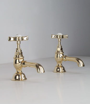 Goldene Waschbeckenarmatur (43AA)