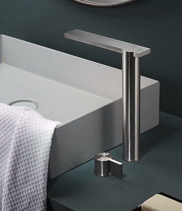 Lilli 316 Hohe Waschtischarmatur mit Bedienelement (LT3)