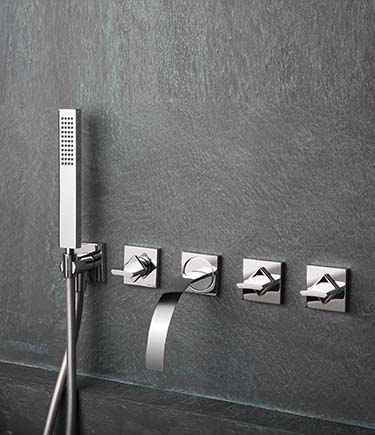 Torino Wandmontierte Badewannenarmatur mit Handbrause (42E)