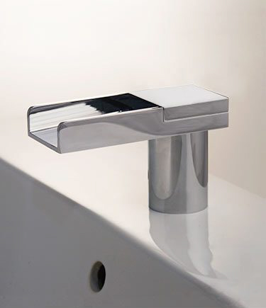 Wannenrandmontierte Wasserfall-Wannenfüllarmatur (46F)